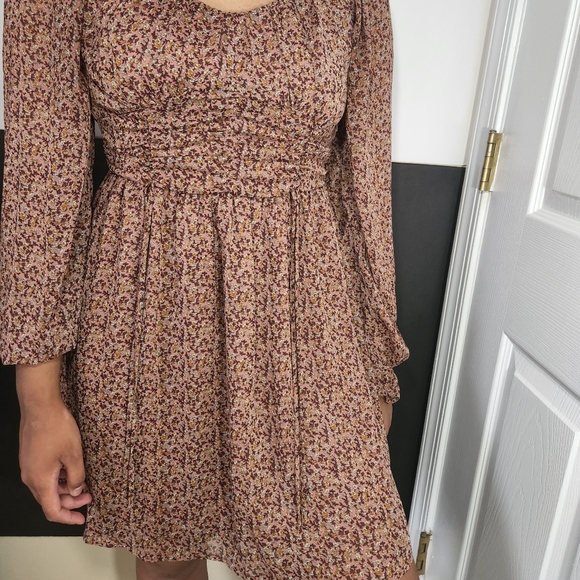 Cute Floral Off the Shoulder Dress - Picture 4 of 8